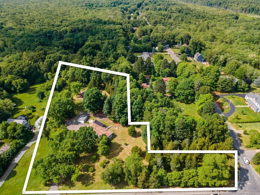 64 Tremont St, Rehoboth, MA 02769