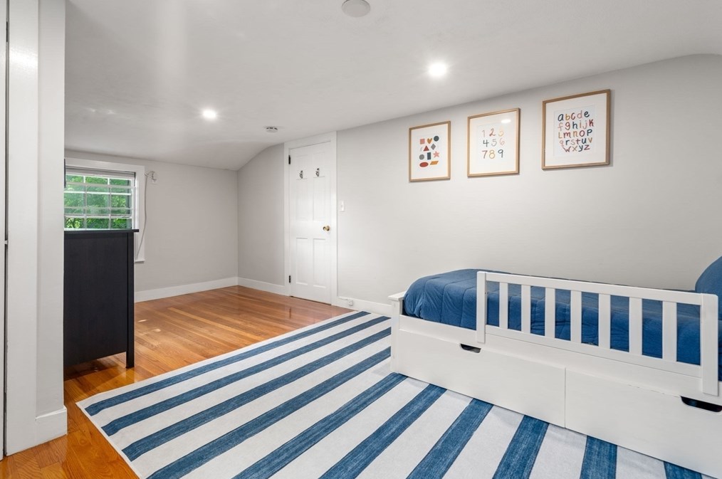 308 Webster St, Needham MA  02494-1629 exterior