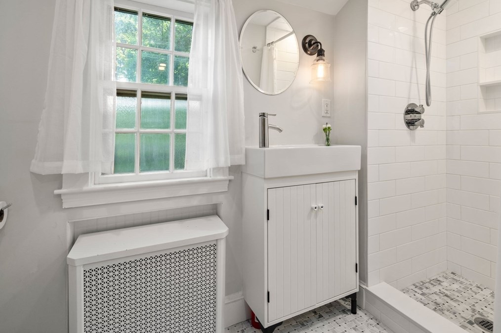 308 Webster St, Needham MA  02494-1629 exterior