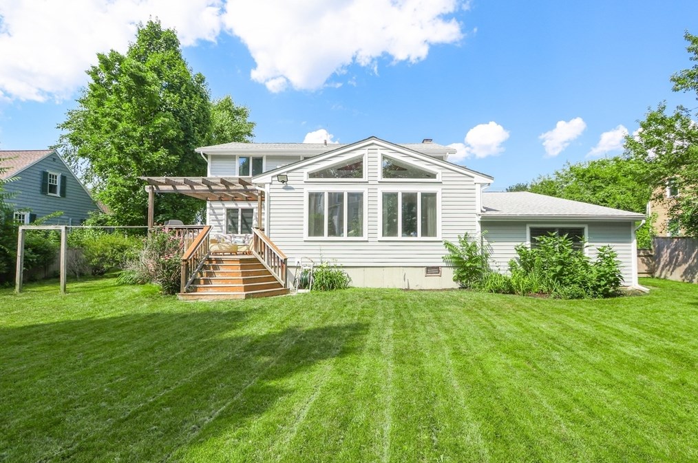 247 Greendale Ave, Needham MA  02494-2026 exterior