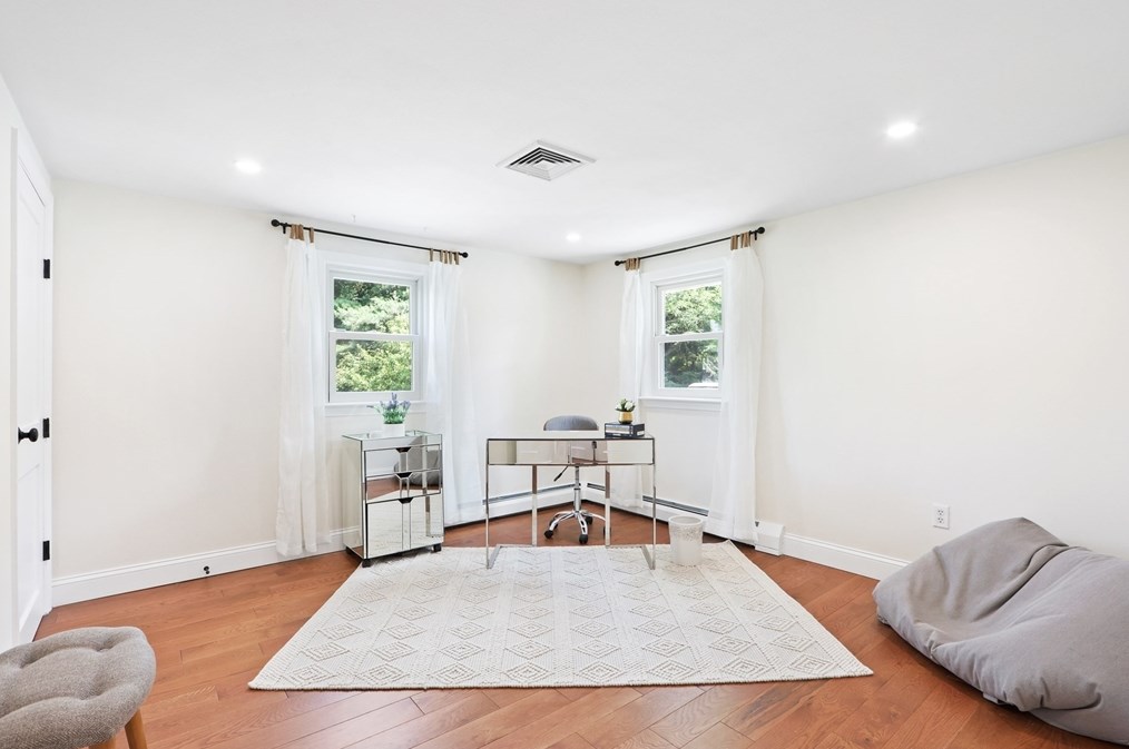 247 Greendale Ave, Needham MA  02494-2026 exterior