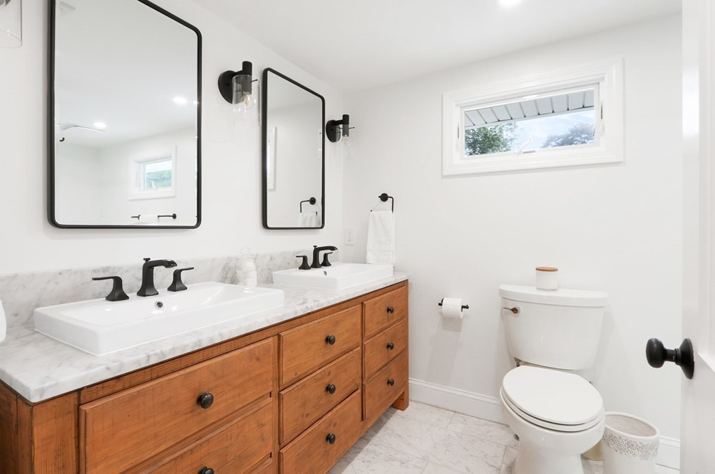 247 Greendale Ave, Needham MA  02494-2026 exterior