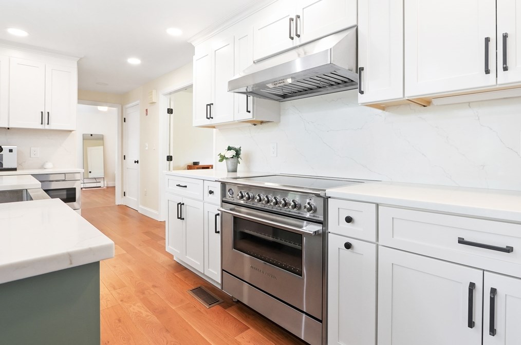 247 Greendale Ave, Needham MA  02494-2026 exterior