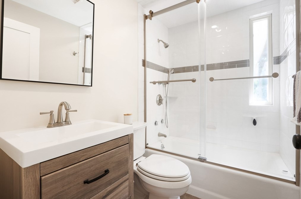 247 Greendale Ave, Needham MA  02494-2026 exterior