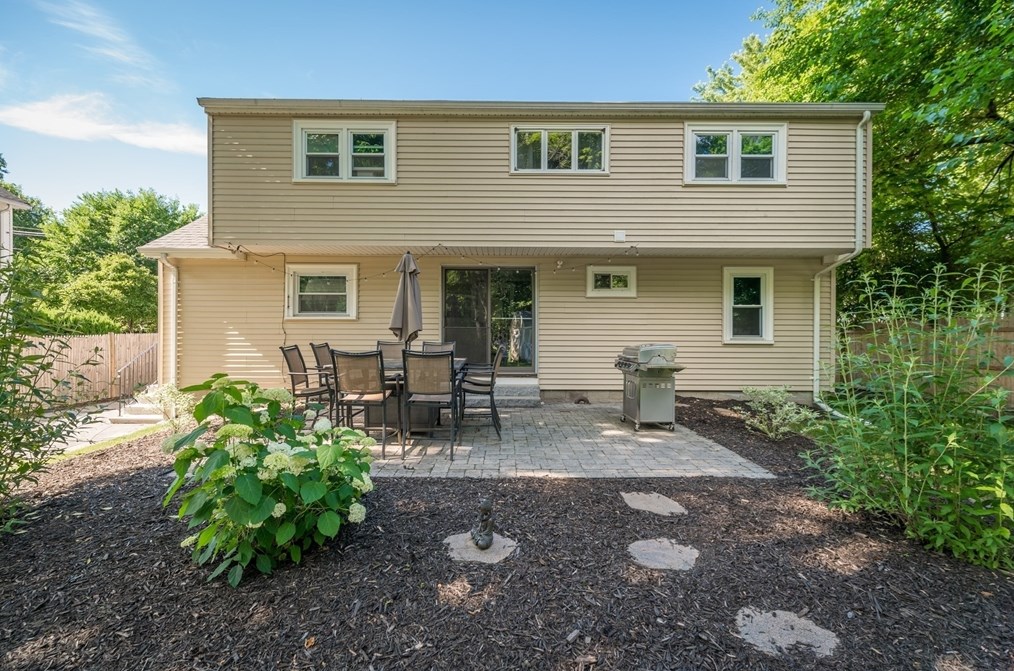 32 Prospect St, Georgetown, MA 01833