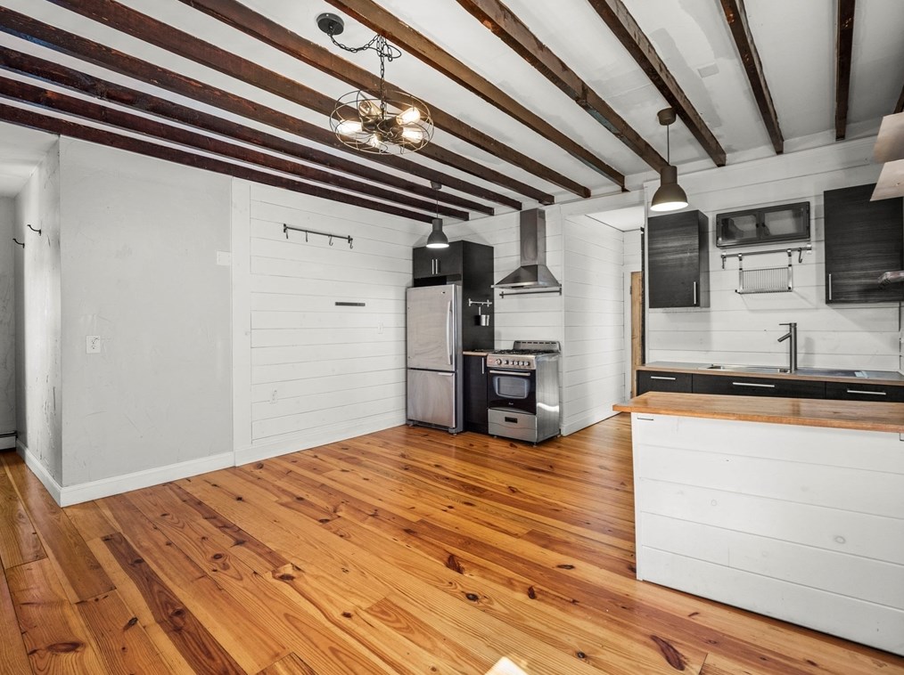 66 Broadway, Haverhill MA  01830-6510 exterior