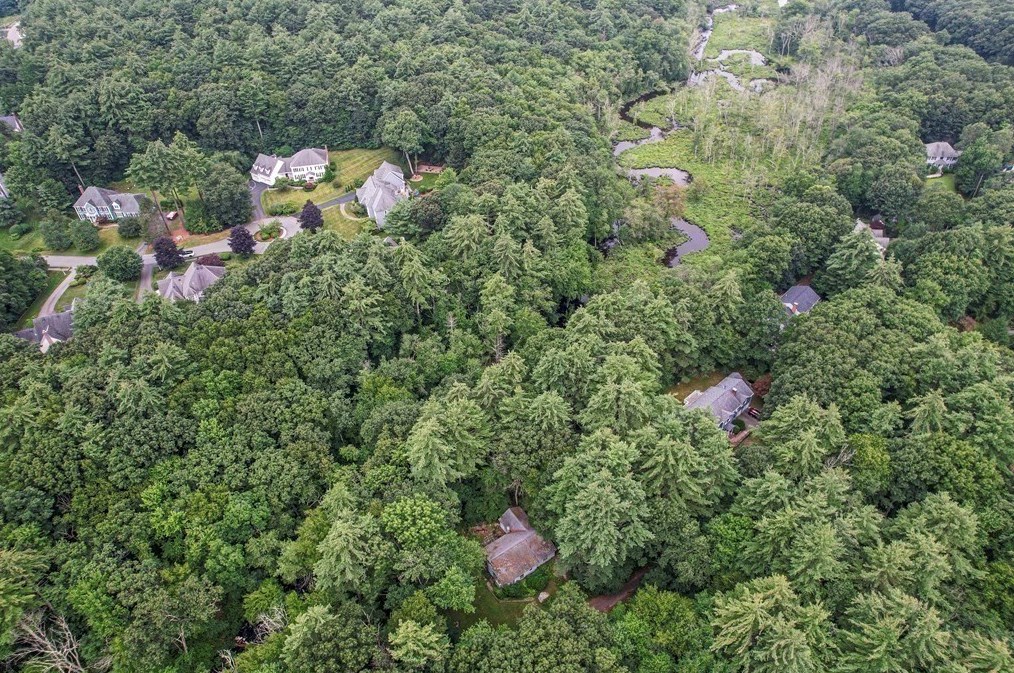 12 Wood St, Southborough, MA 01772