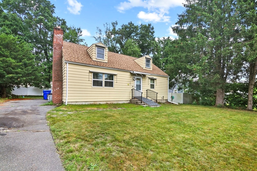 28 Burns Ave, Springfield, MA 01119