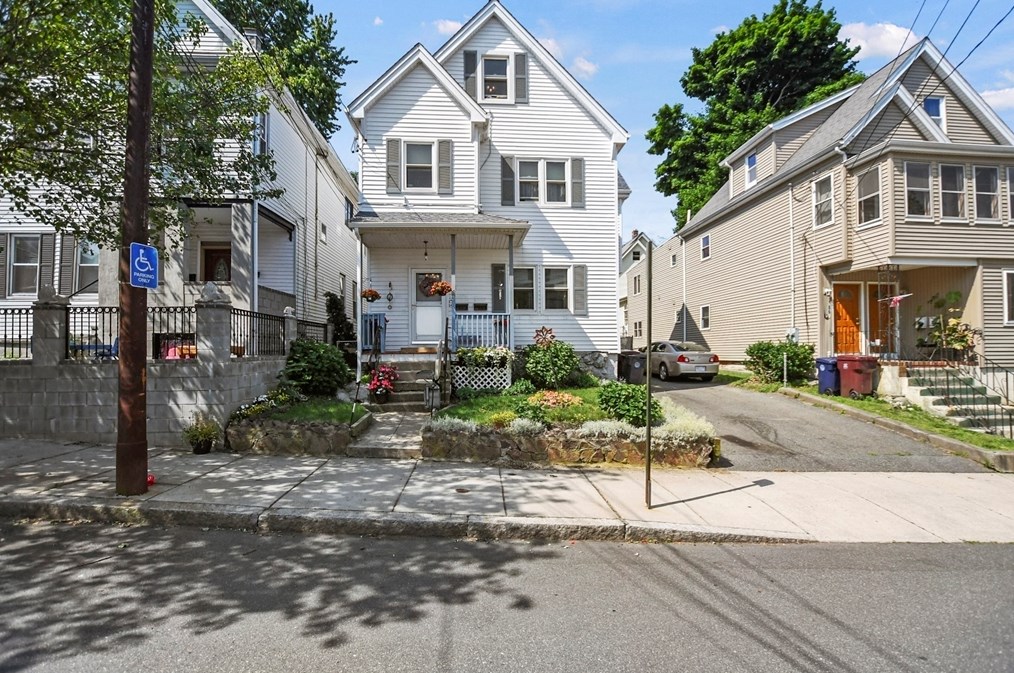 82 Cedar St, Everett, MA 02149