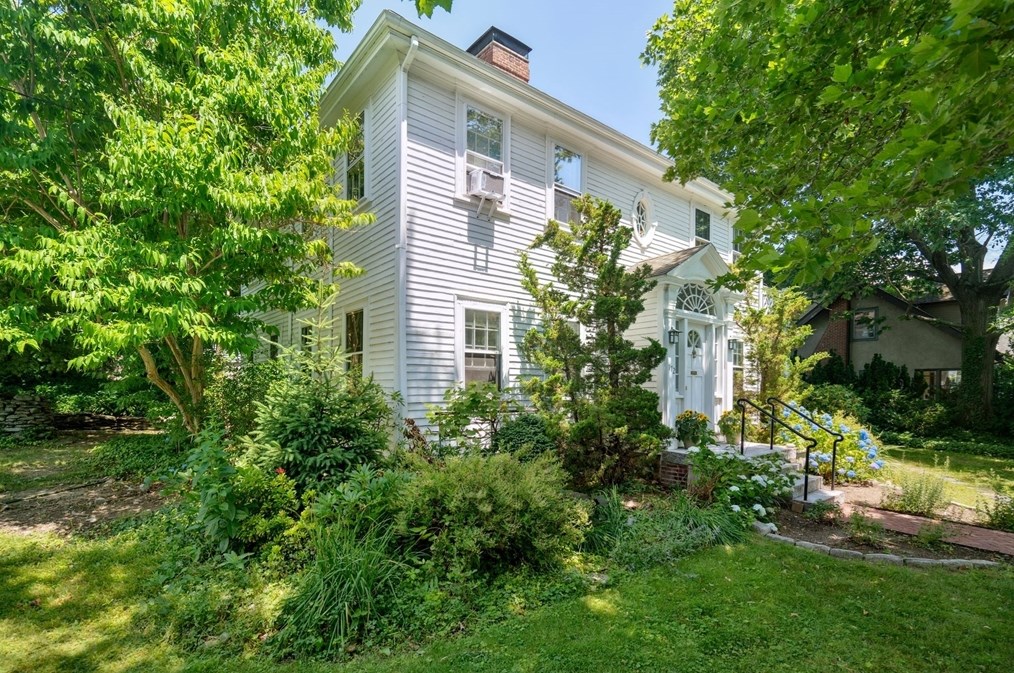 172 Bellevue Rd, Watertown, MA 02472
