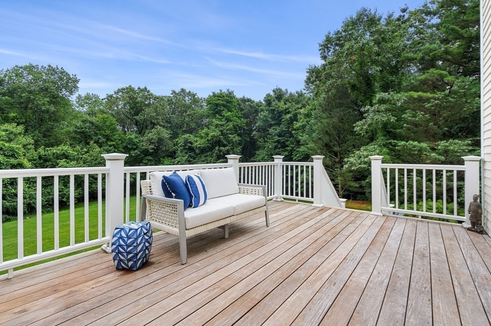 330 Grn St, Northborough MA 01532-1015 exterior