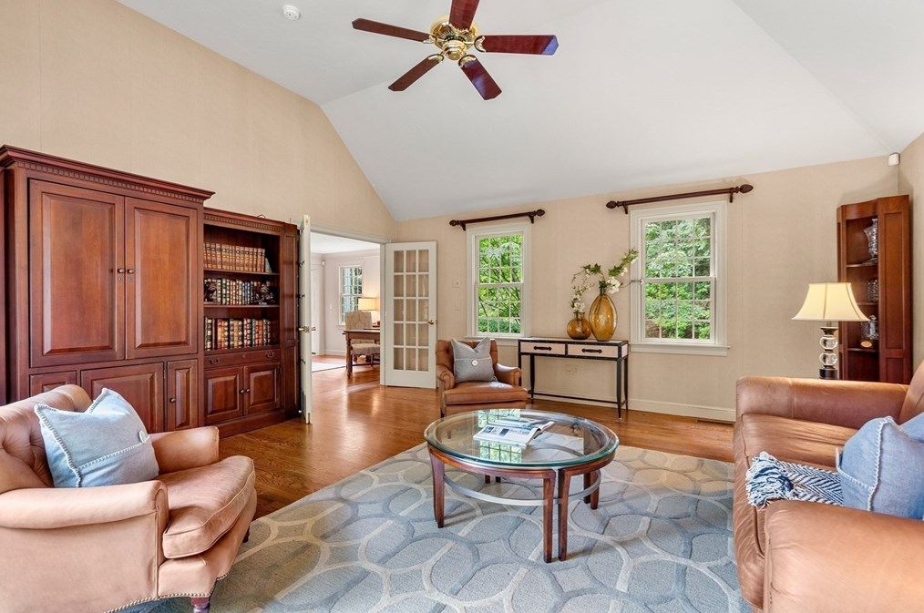 330 Grn St, Northborough MA 01532-1015 exterior