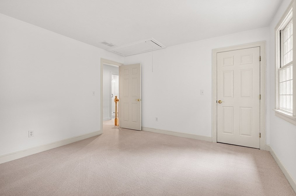 330 Grn St, Northborough MA 01532-1015 exterior