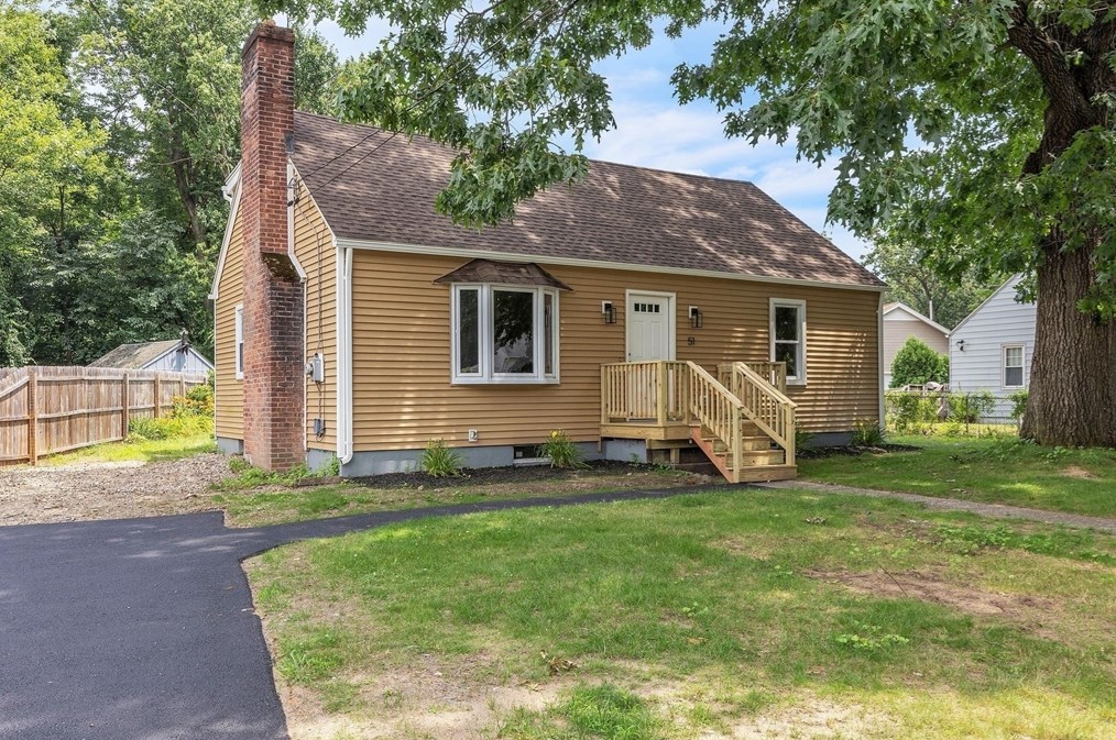 51 Blanchard St, Chicopee, MA 01020