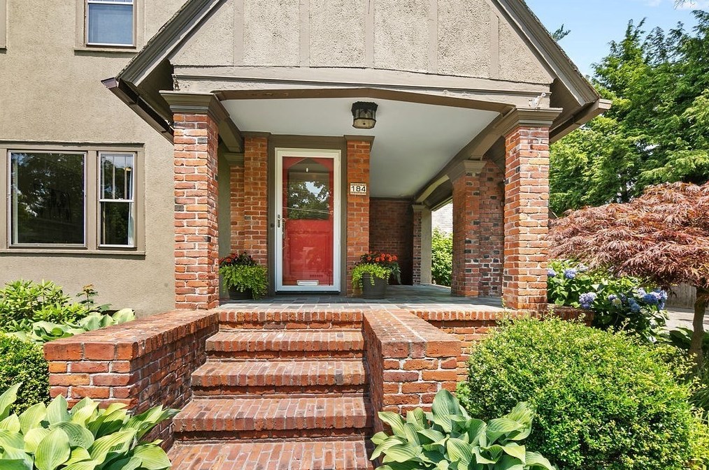 184 Greenacre Ave, Springfield, MA 01106