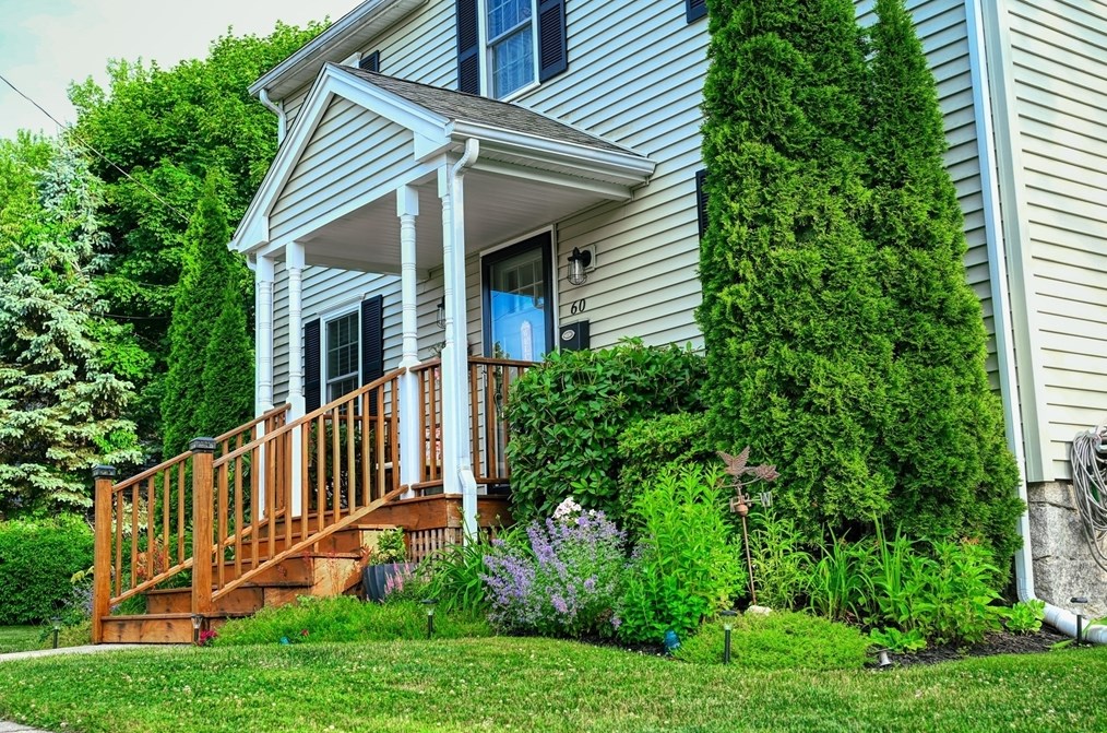 60 Essex St, Bellingham, MA 02019