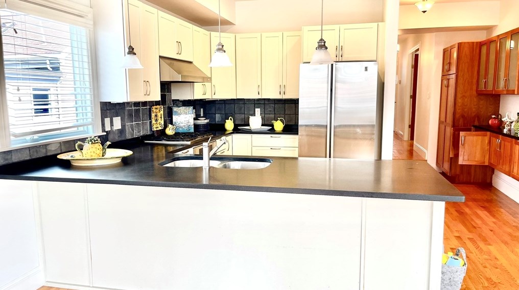 201 Norfolk St #2, Cambridge, MA 02139