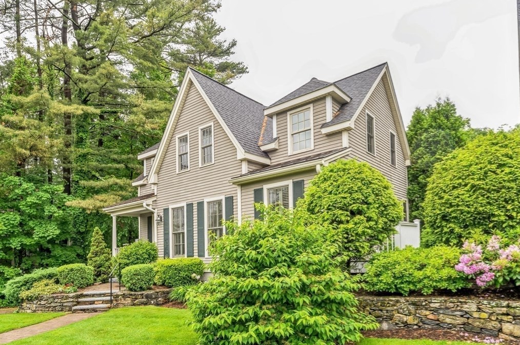 217 Garden St, Needham MA 02492-2322 exterior