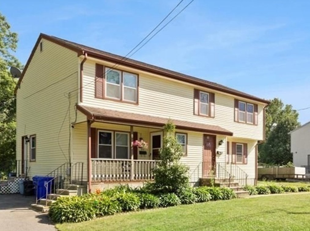 19 Hart St, Taunton, MA 02780-4933