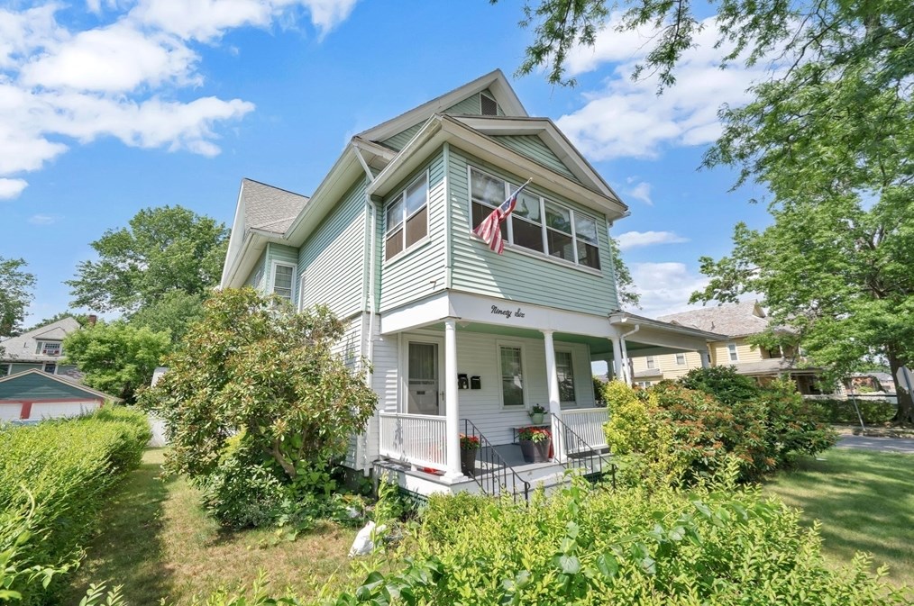 96 Garfield St, Springfield, MA 01108