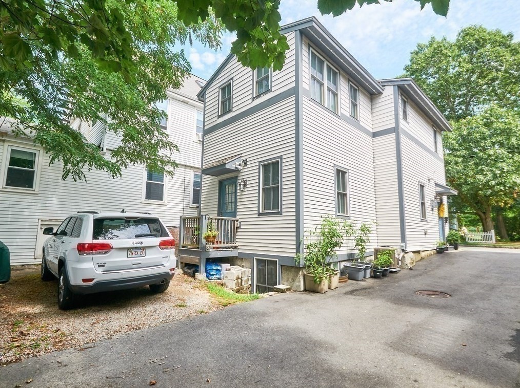 86 High St #86, Newton, MA 02464