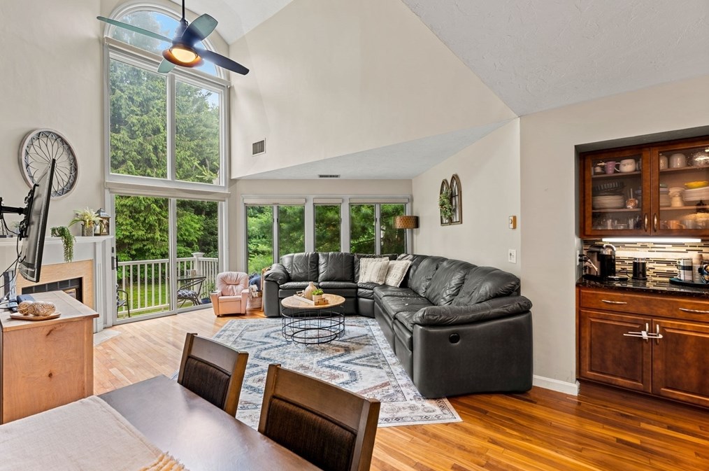 16 Pointe Rok Dr #16, Worcester, MA 01604