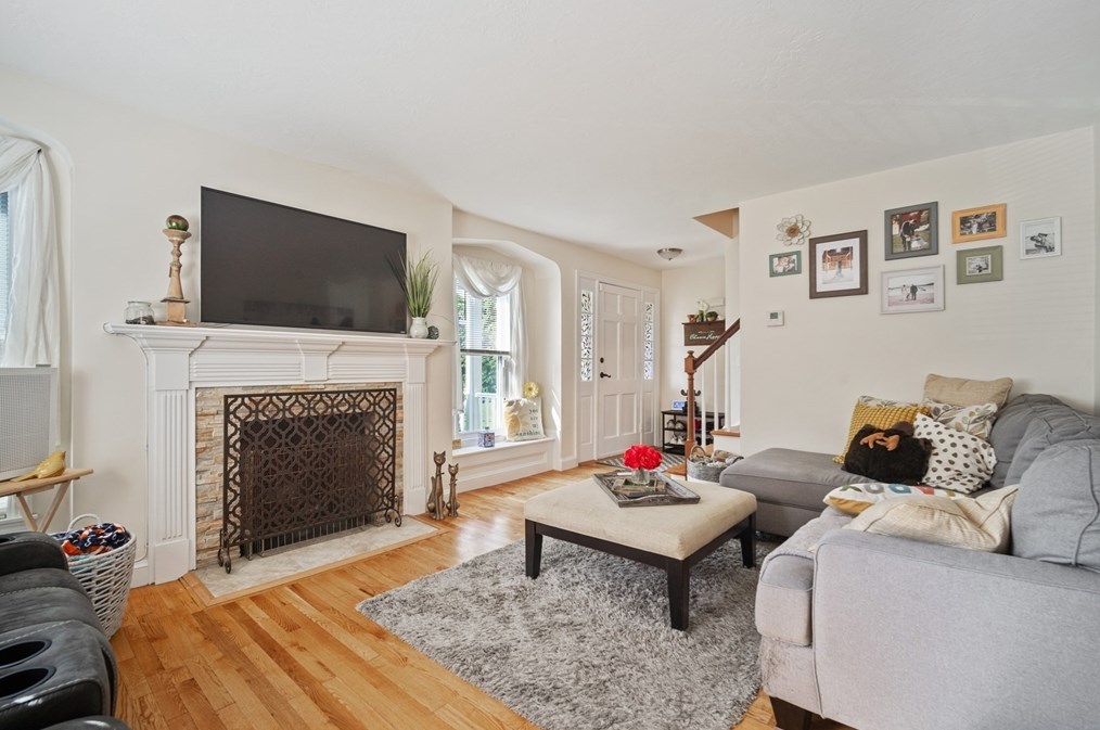 163 Senator Ave, Agawam, MA 01001