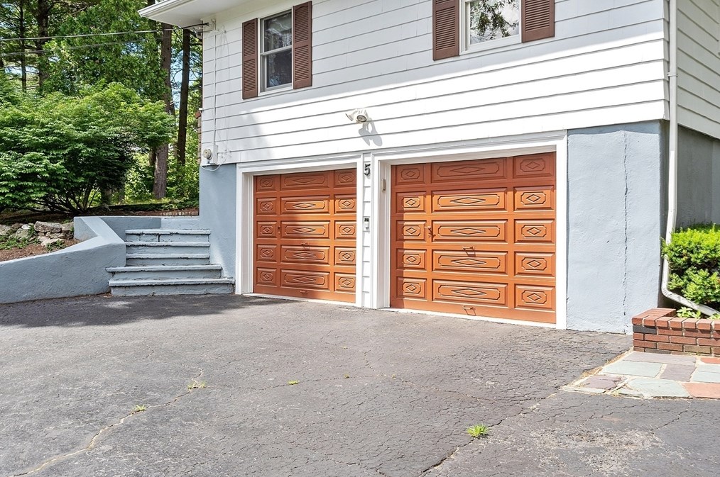 5 Boutwell St, Wilmington, MA 01887-2602