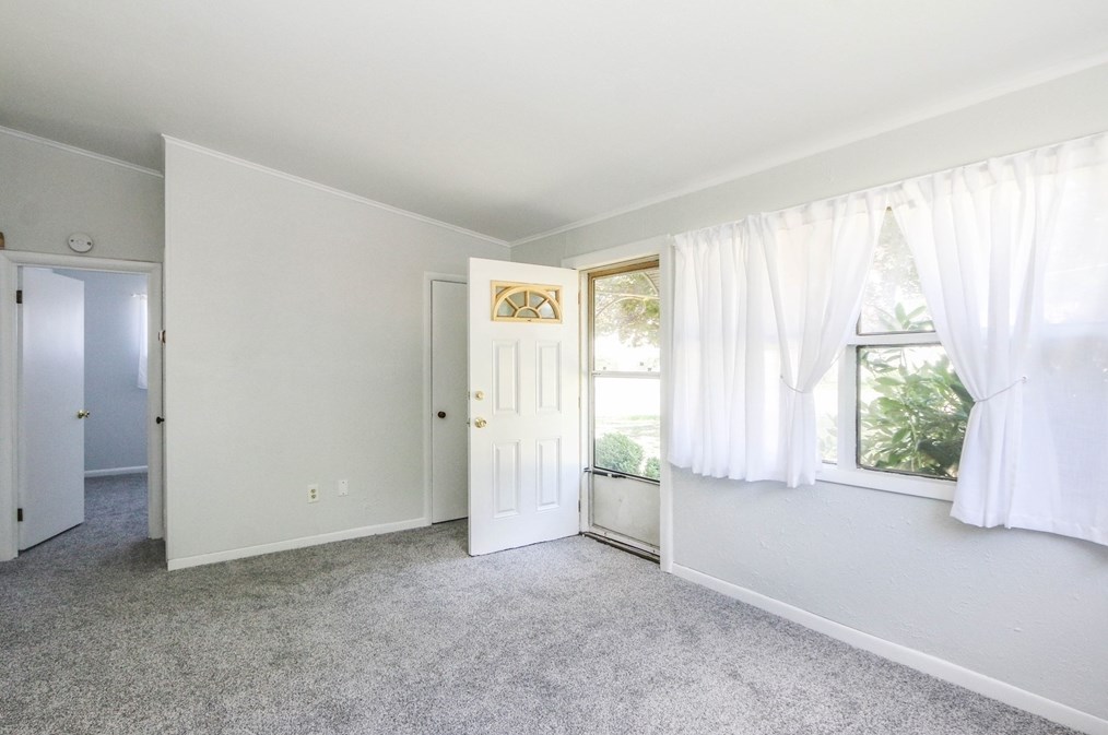 31 Fieldston St, Springfield, MA 01119