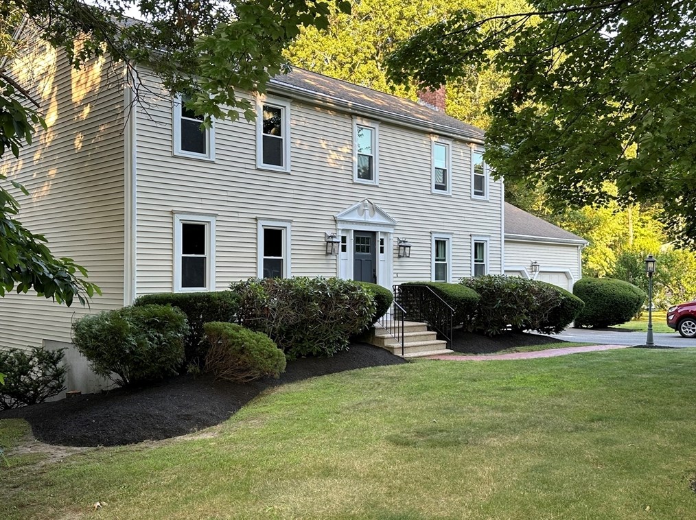 5 Gaskill Cir, Hopedale, MA 01747 exterior