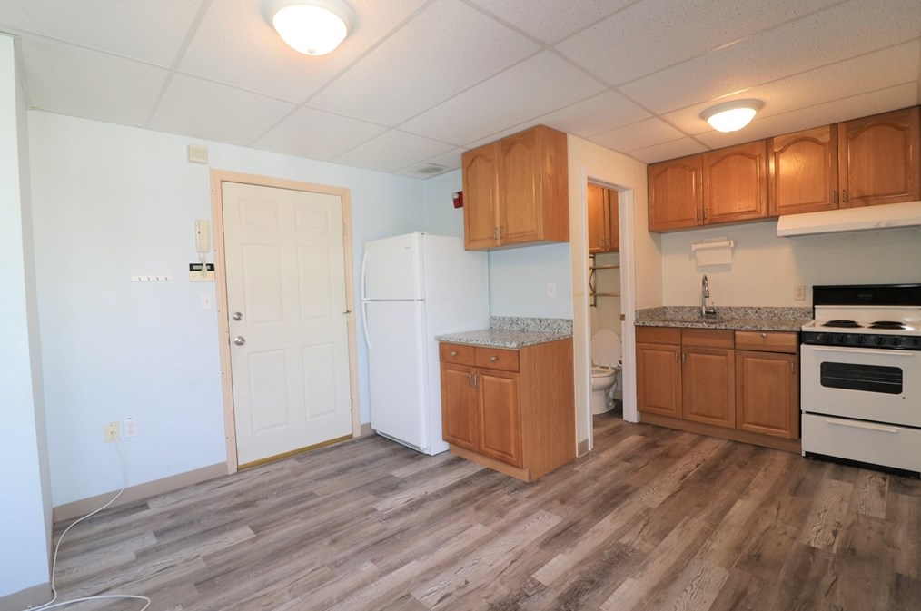 1776 Middlesex St #b, Lowell, MA 01851