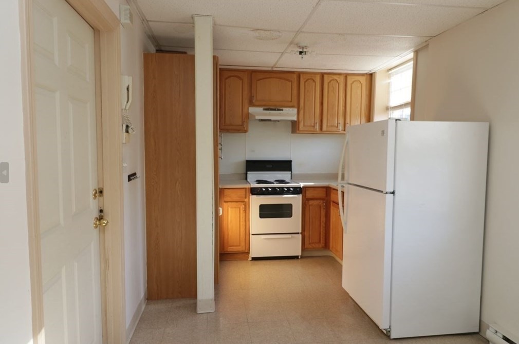 1776 Middlesex St #a, Lowell, MA 01851