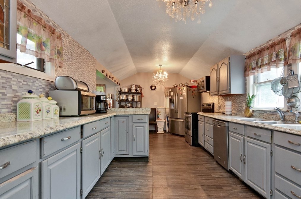 39 Haverhill St, Lawrence MA 01840-1811 exterior