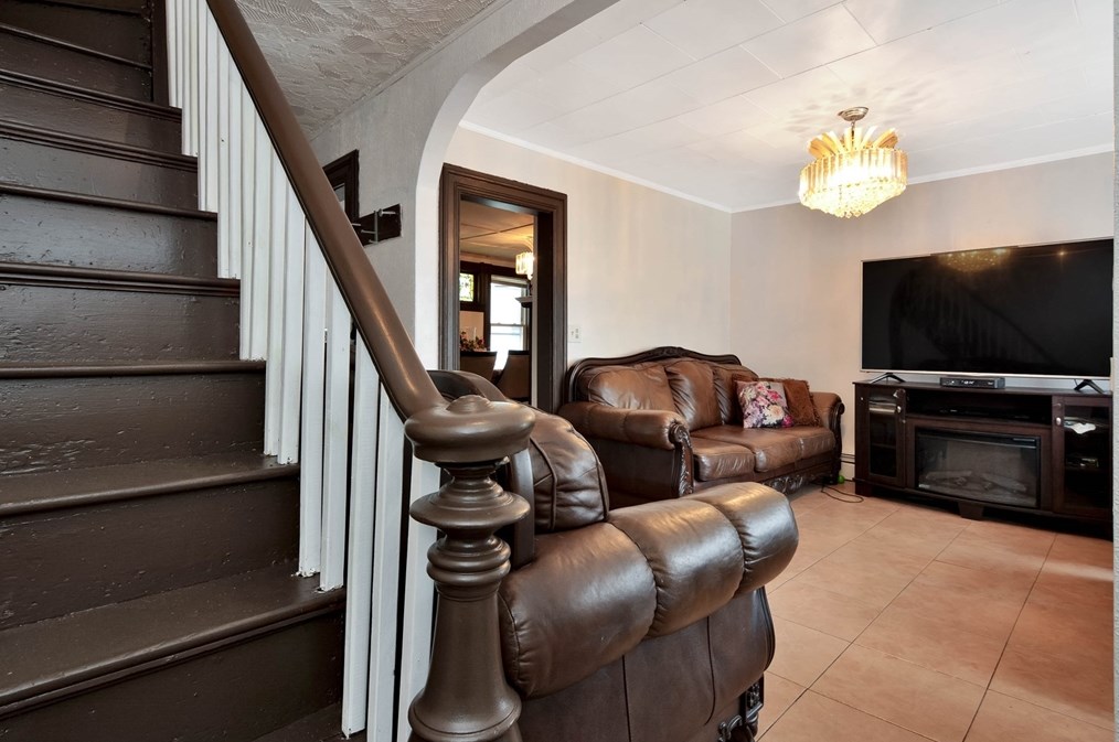 39 Haverhill St, Lawrence MA 01840-1811 exterior