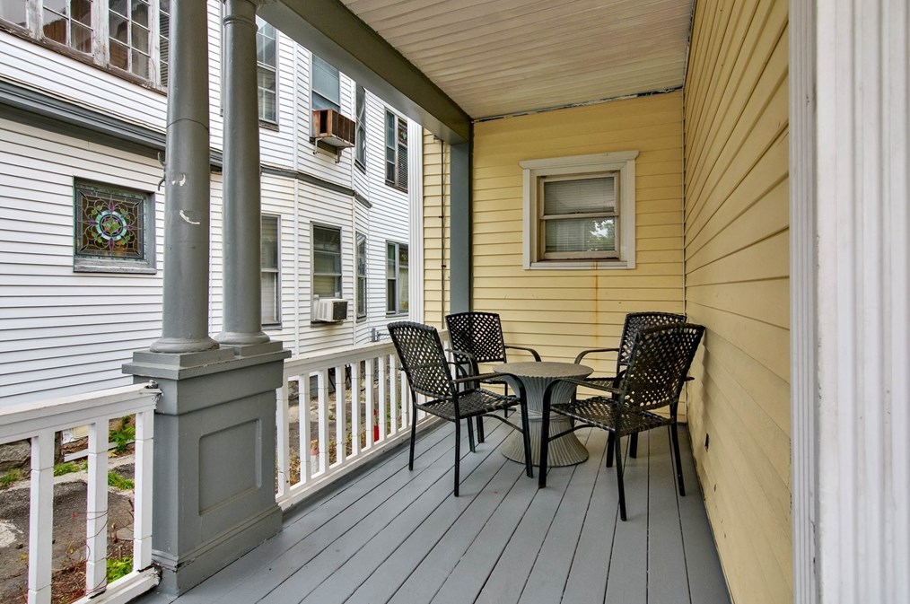 39 Haverhill St, Lawrence, MA 01840-1811