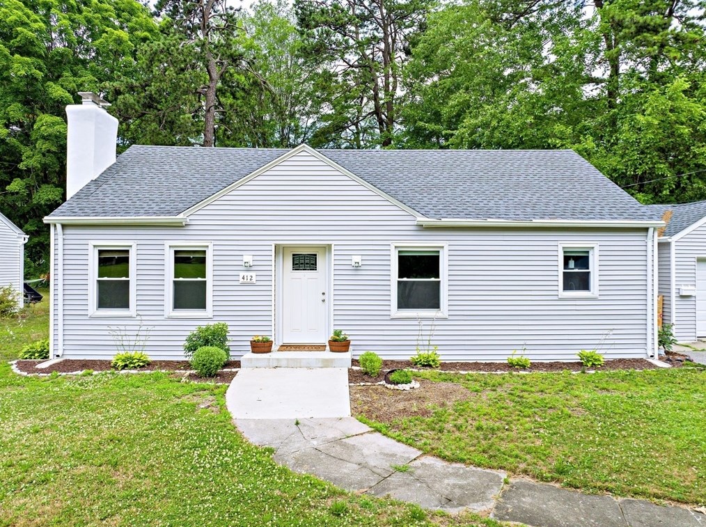 412 Island Pond Rd, Springfield, MA 01118