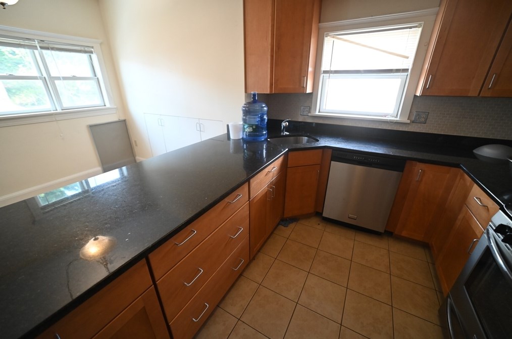 439 Washington St #2, Newton, MA 02458