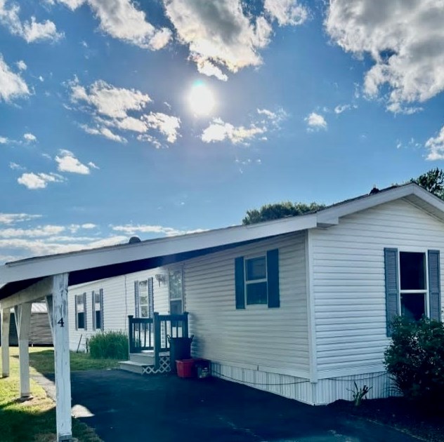 4 Matthew Dr, Hudson, MA 01749