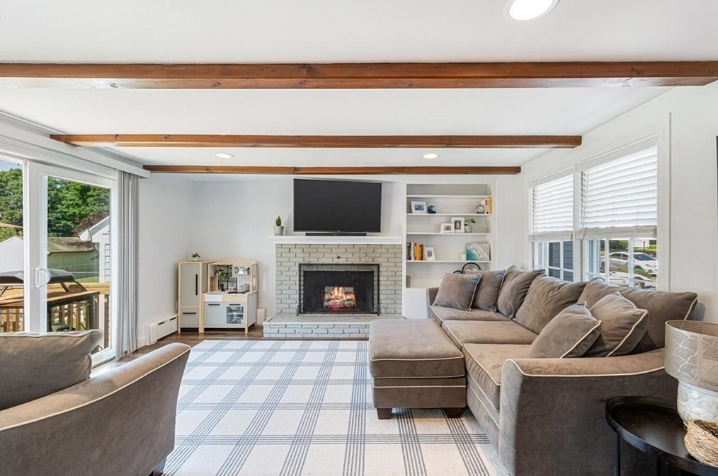 57 13th St, Attleboro, MA 02703