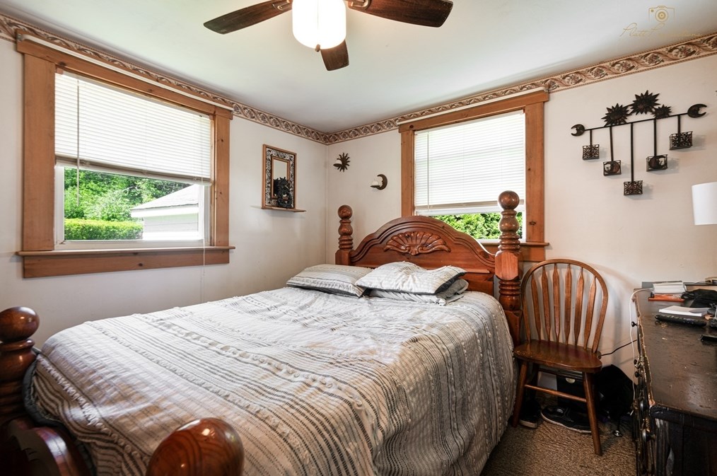 54 Lakeside Ave, Dartmouth MA 02747-1507 exterior