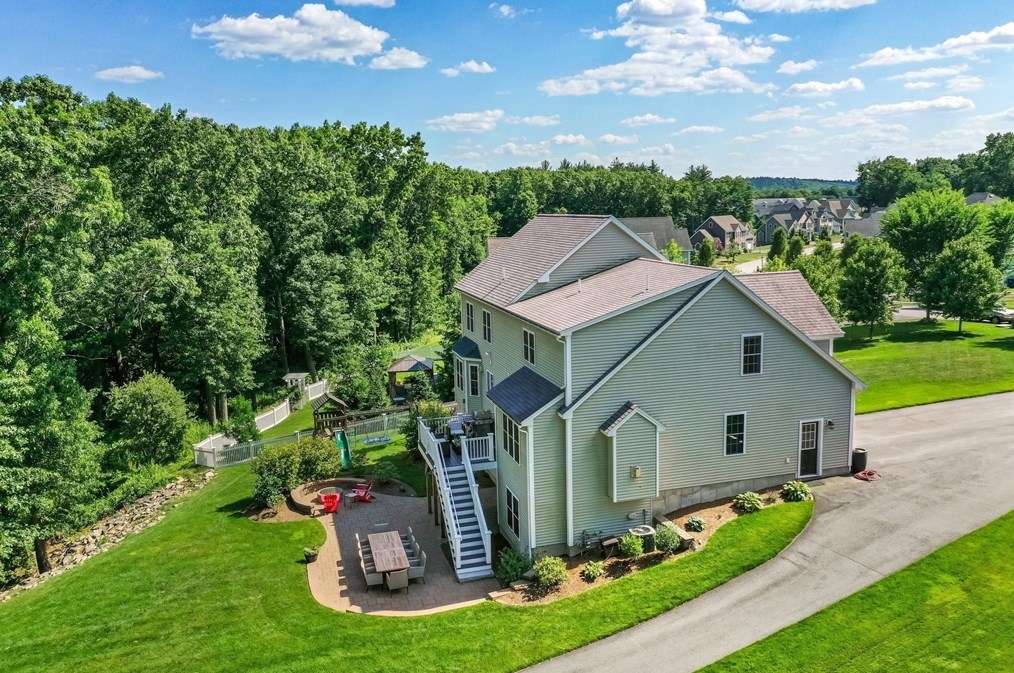 23 Mcintosh Ln, Littleton, MA 01460