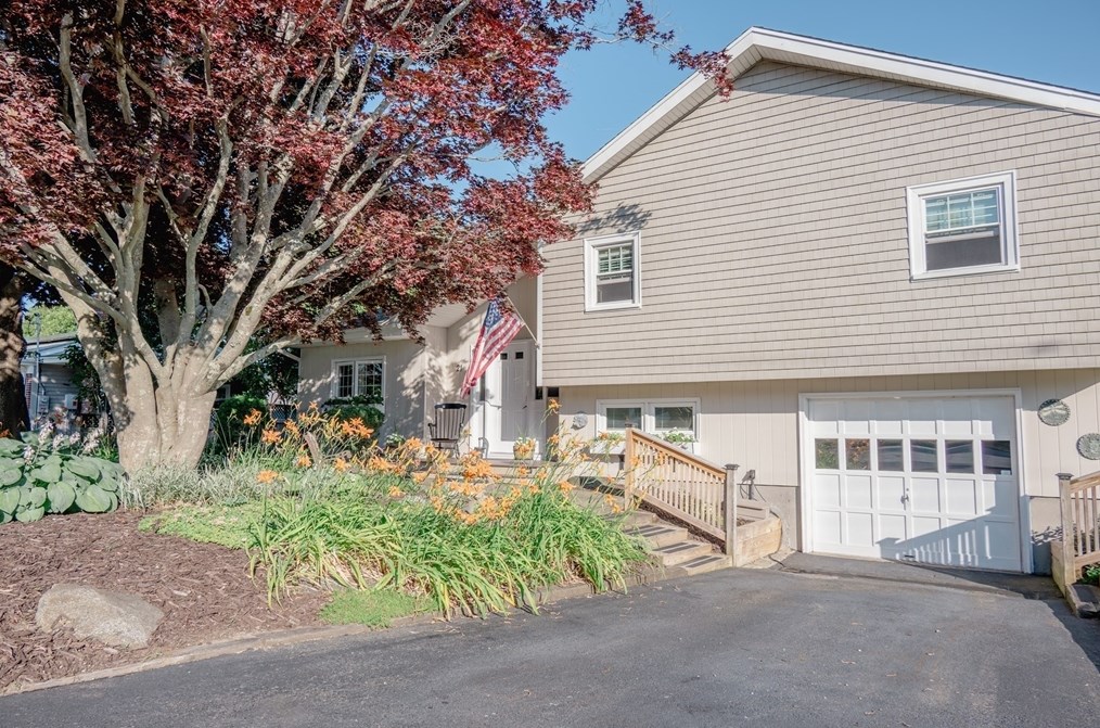 21 Prince St, Fairhaven, MA 02719