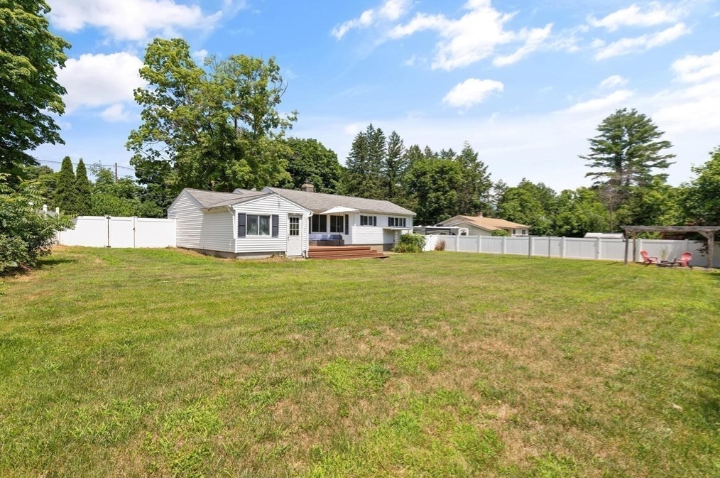 411 Main St, Lancaster MA  01523-2854 exterior