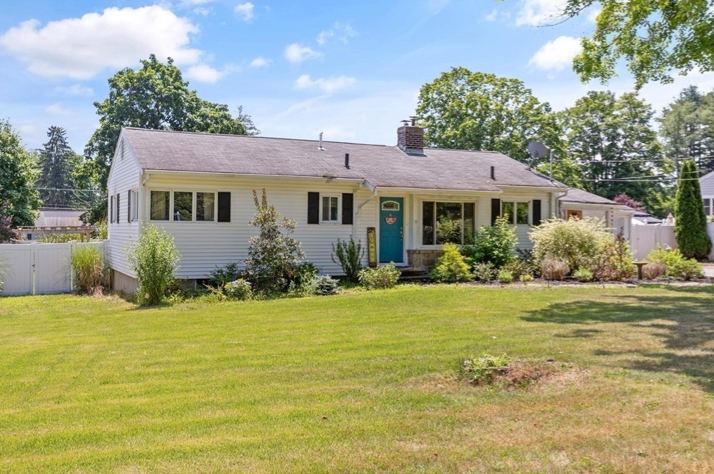 411 Main St, Lancaster MA  01523-2854 exterior