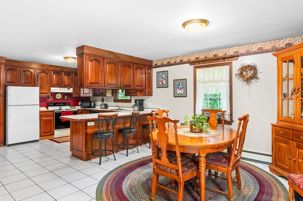 465 Doe Valley Rd, Royalston, MA 01331