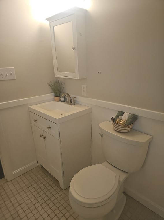 16 Alden Ave, Dartmouth MA 02747-2319 exterior