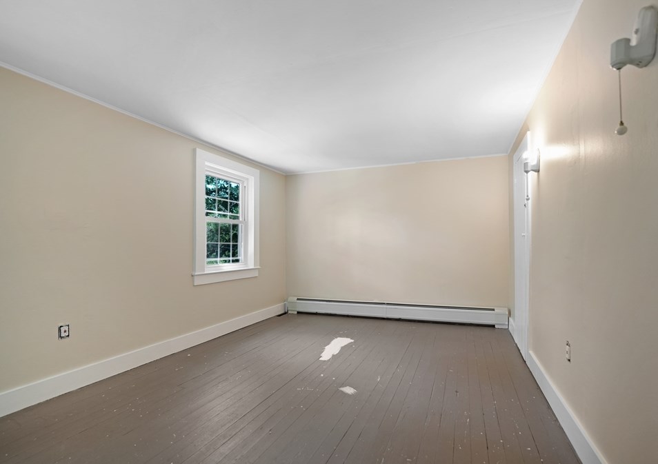 16 Alden Ave, Dartmouth MA 02747-2319 exterior