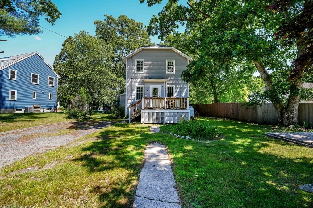 16 Alden Ave, Dartmouth, MA 02747 exterior