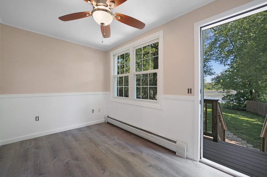 16 Alden Ave, Dartmouth MA 02747-2319 exterior