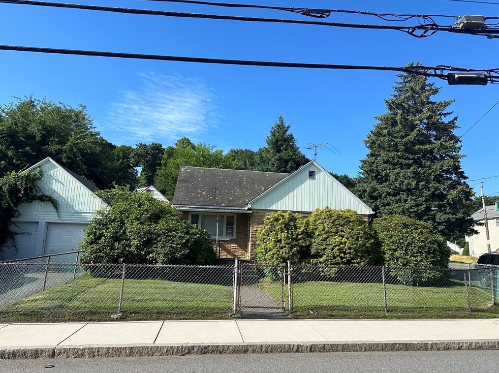 232 Lake St, Waltham, MA 02451 exterior